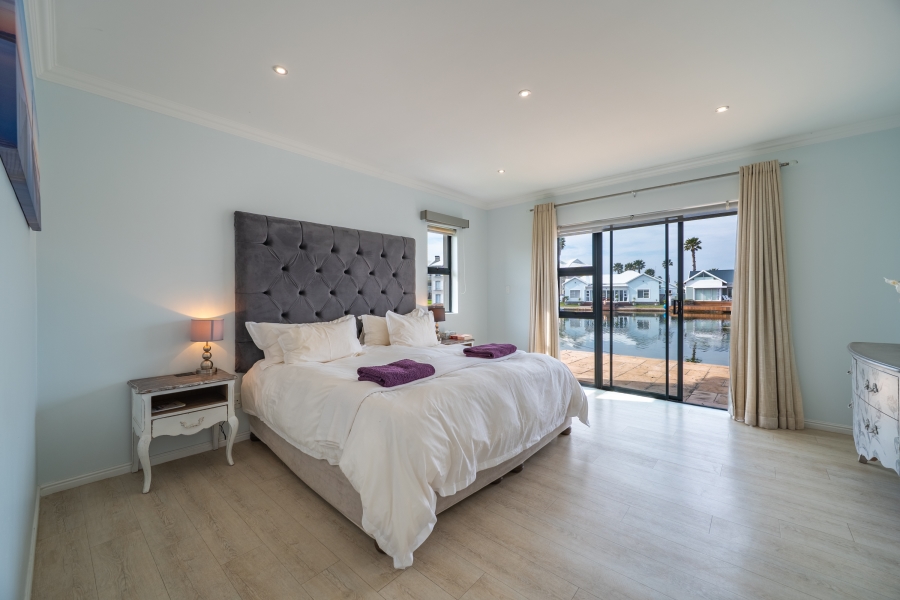 5 Bedroom Property for Sale in Marina Martinique Eastern Cape